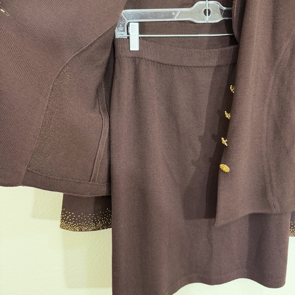 Vintage St. John Evening by Marie Gray Knit Skirt Suit Set Brown/Gold Size 8 - Picture 4 of 16